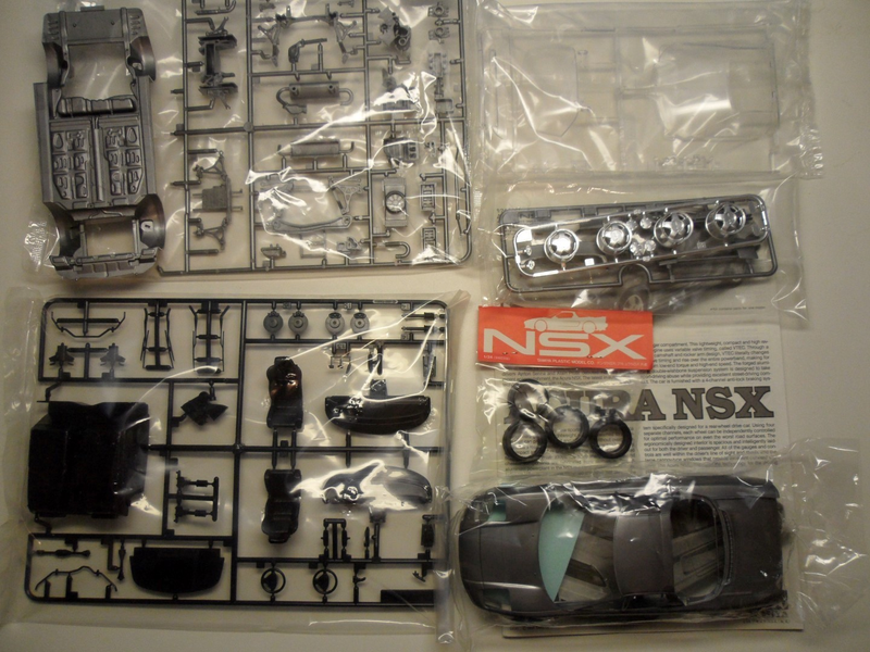 Illustration for article titled Tamiya Acura NSX 1:24 Model Lots of Pics